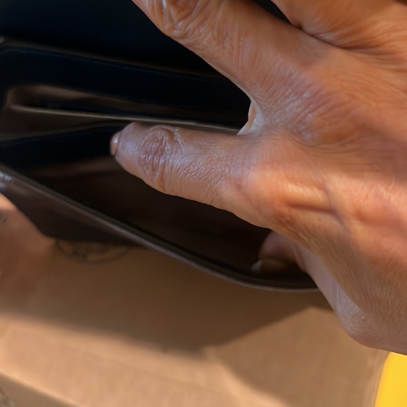 Michael Kors Leather Quilted Pyramids Gusset
Clutch Crossbody steel blue new - Picture 9 of 10